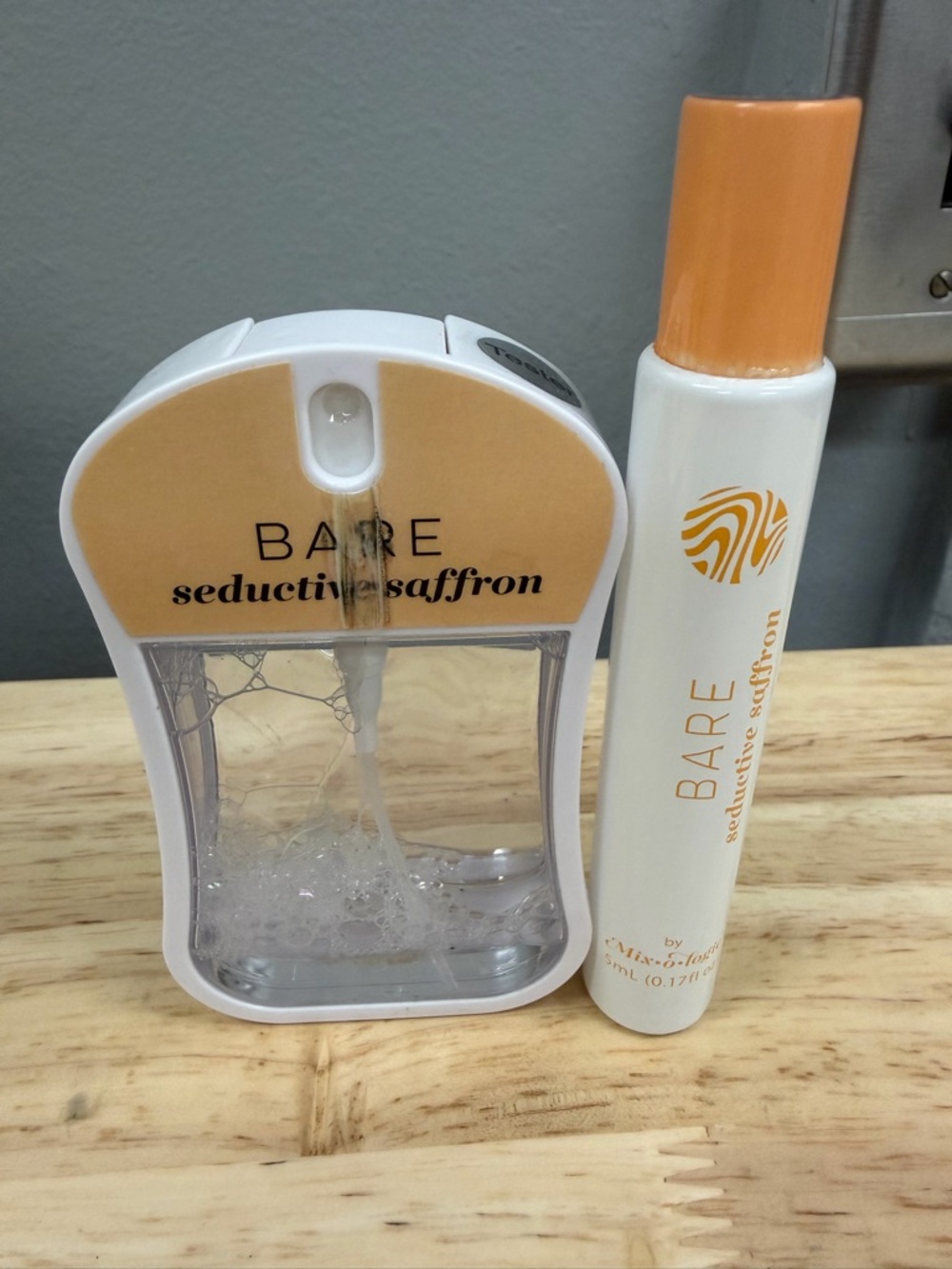 Mixologie BARE Seductive Saffron Hand Soap & Spray - Cream/Peach